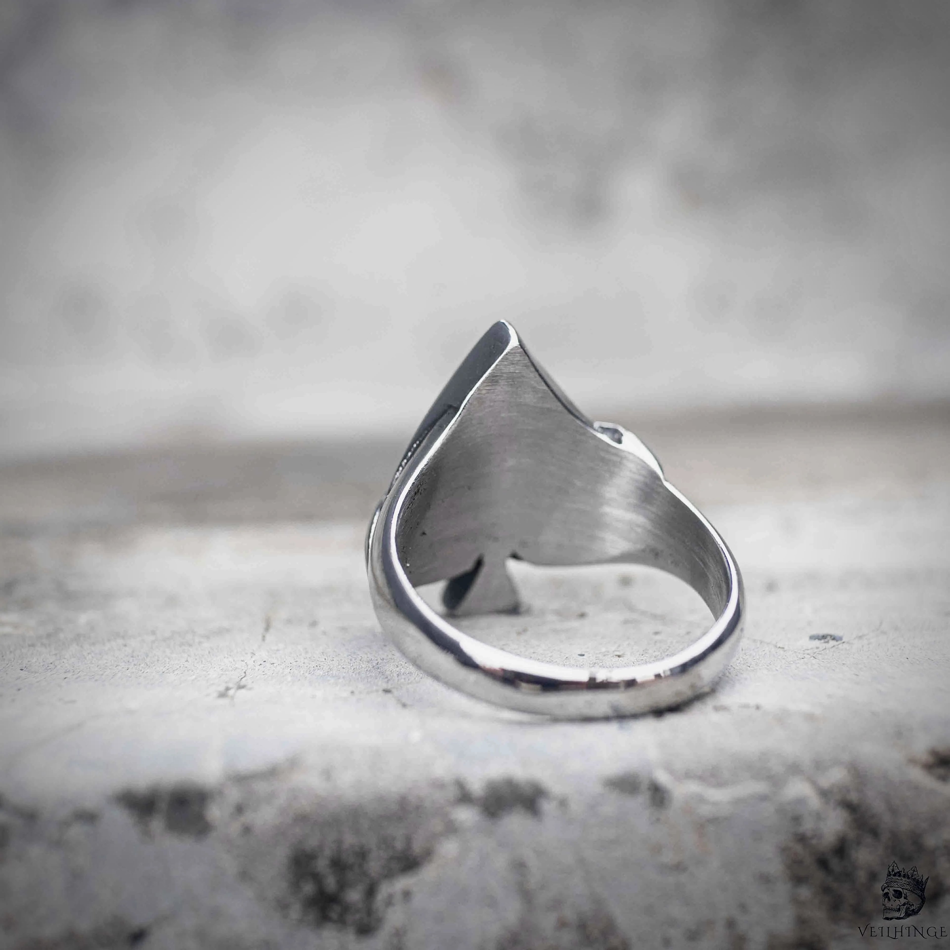 Ace of spades ring back view showing spade cutout detail and polished stainless steel band, gothic dark aesthetic statement ring by Veilhinge