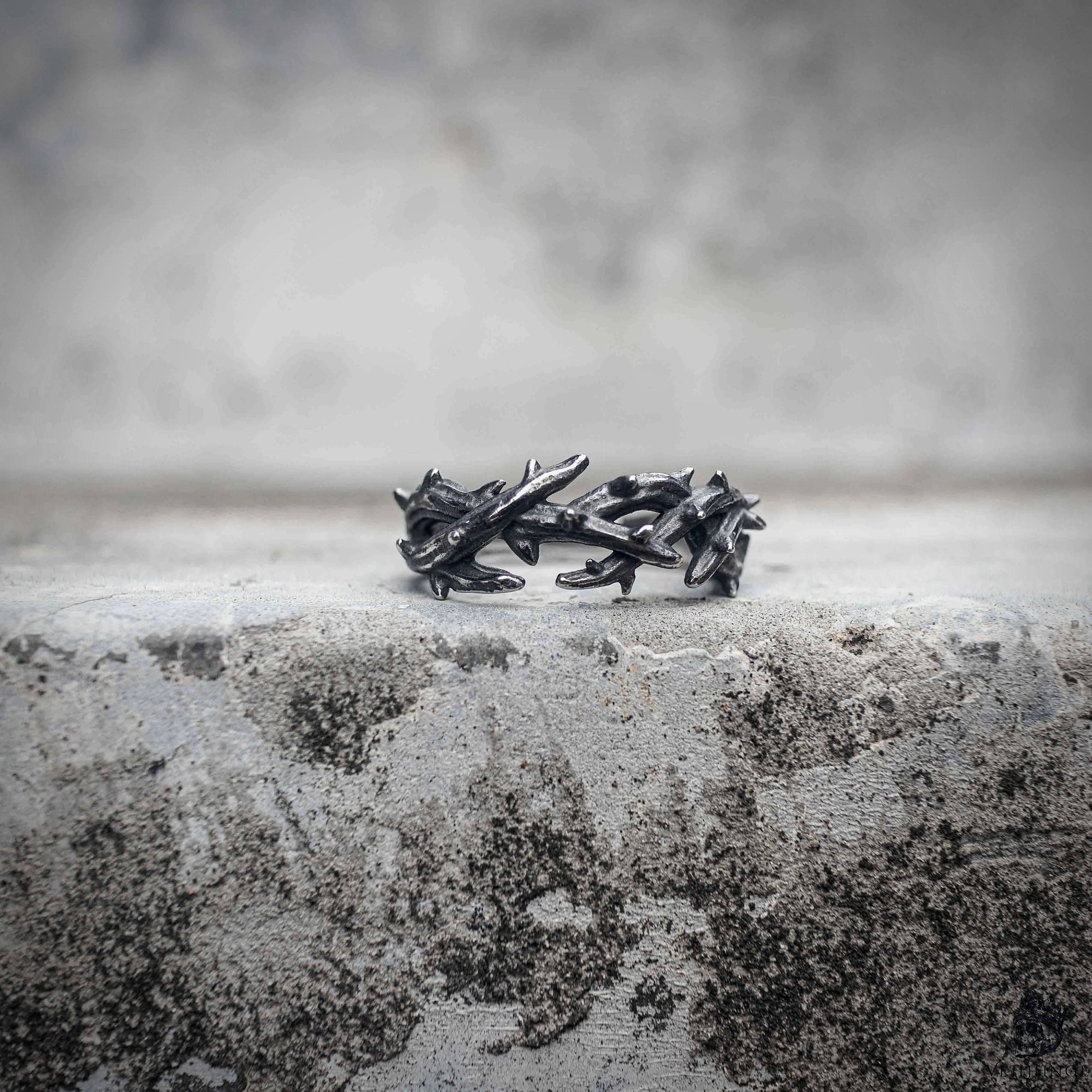 Crown of thorns ring in oxidized black stainless steel, gothic religious dark aesthetic band ring by Veilhinge