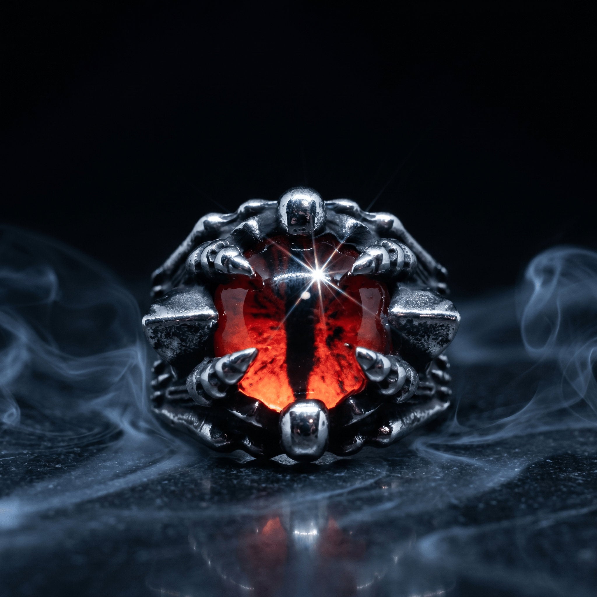 dark gothic skull ring with red eye centerpiece Imagen principal del producto
