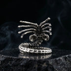 Front view of the silver Facehugger Xenomorph ring highlighting articulated details