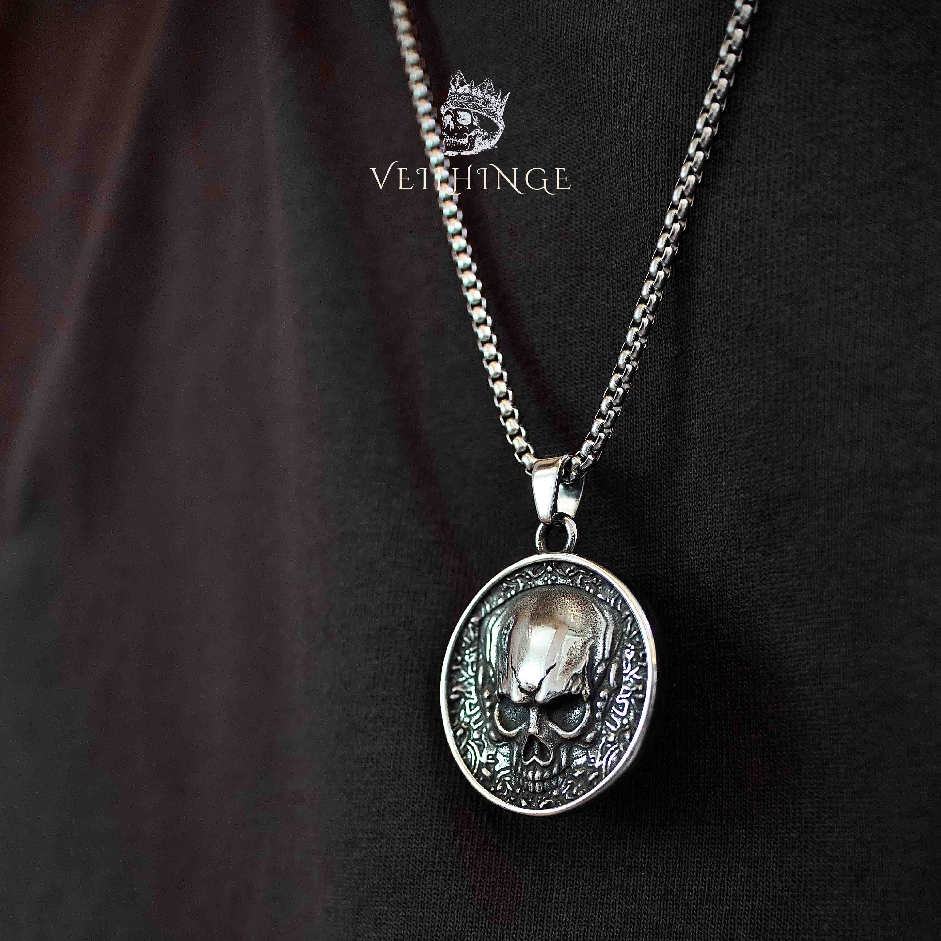 Reversible Skull Medallion Necklace Secondary image