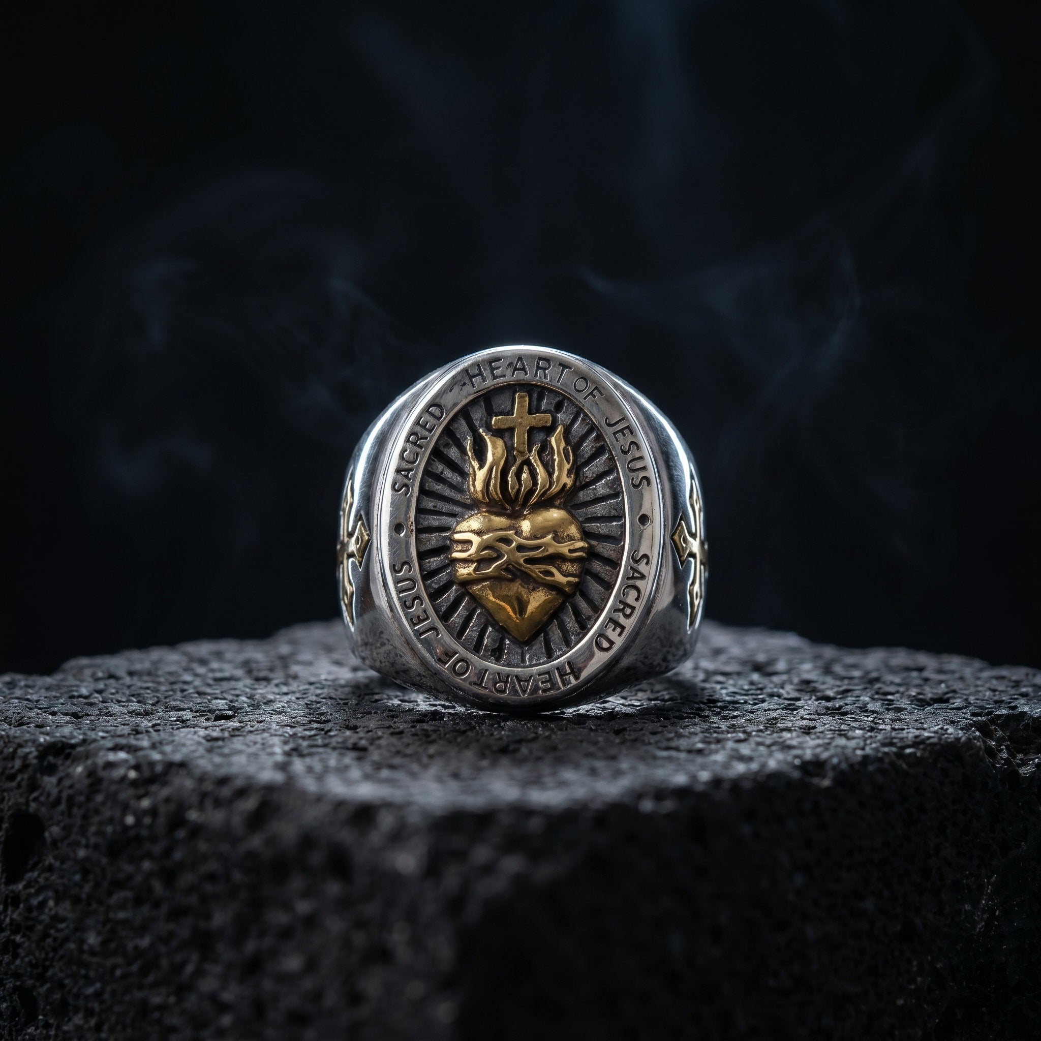 sacred heart of jesus signet ring stainless steel gold silver gothic ring Imagen principal del producto