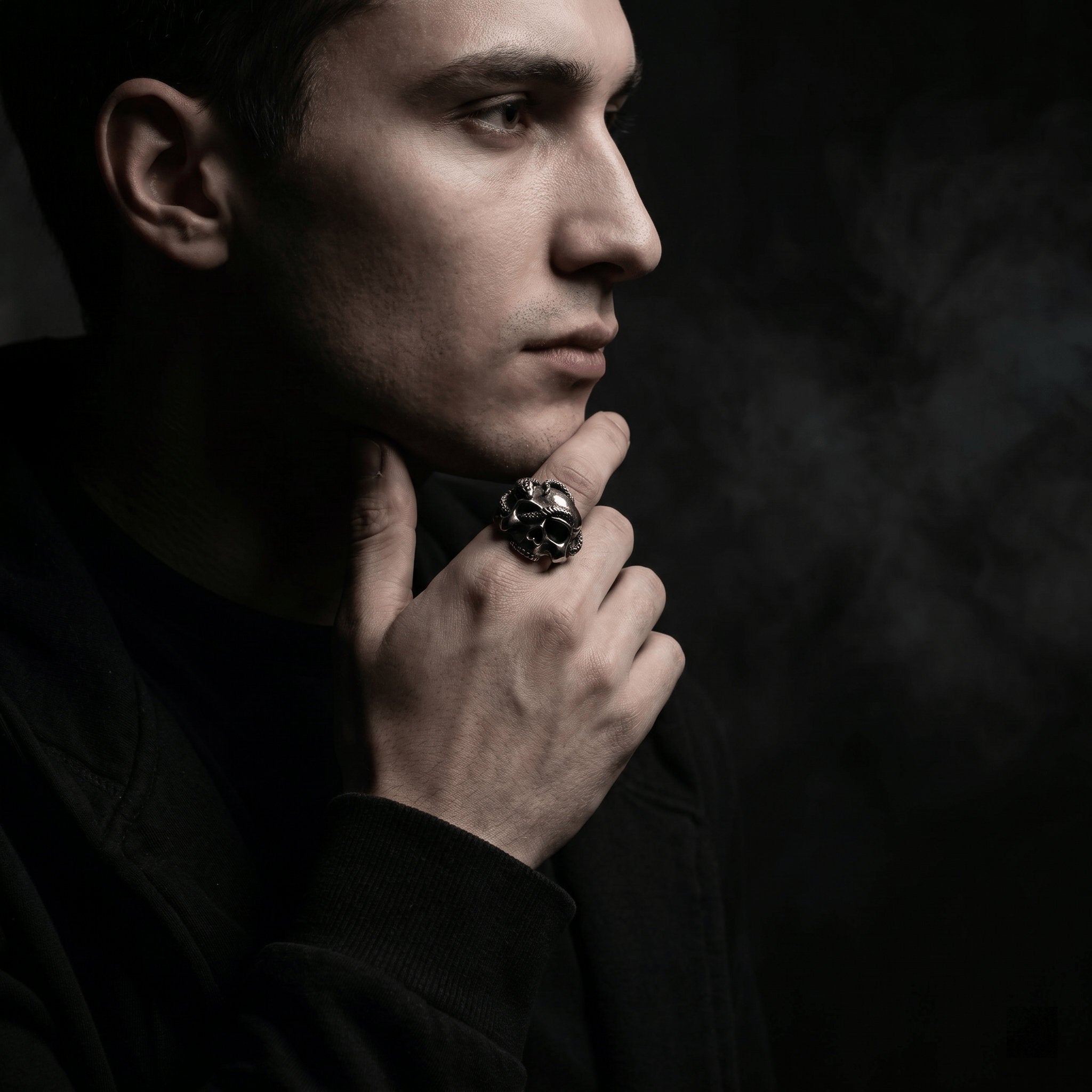 Serpent Crown Skull Ring Secondary image