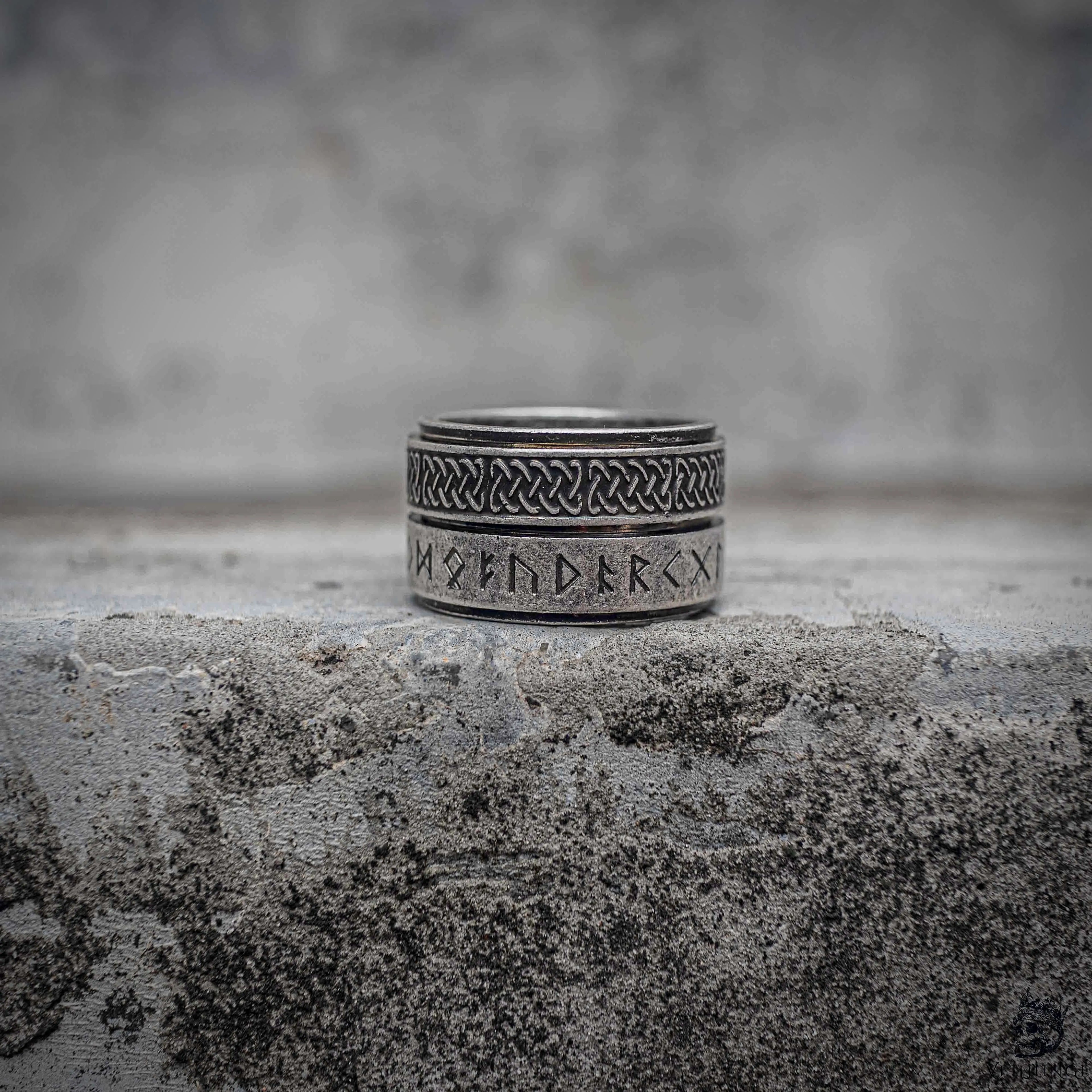 Viking spinner ring with Celtic knot upper band and Elder Futhark rune lower band in oxidized antique silver stainless steel, Norse anxiety fidget ring by Veilhinge, front view